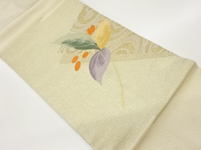 リサイクル　変わり織葉に実・流水模様織出し名古屋帯